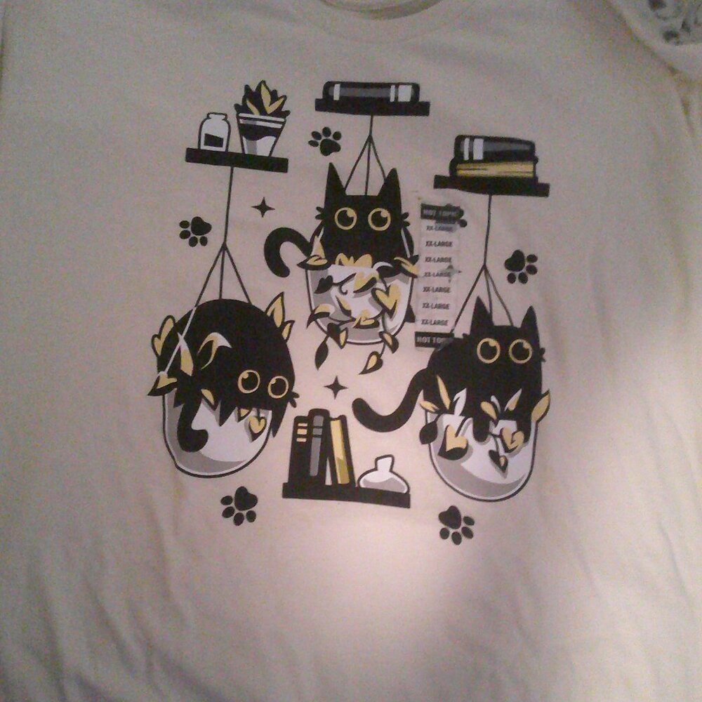 Unisex 2XL Hot Topic Cats In Plants T Shirt-New Without Tag